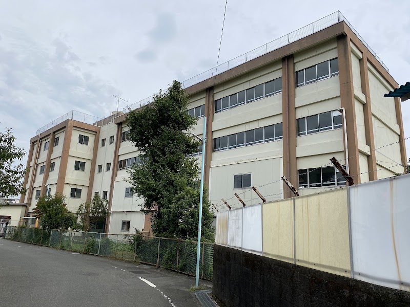 稲城第三小学校の写真2/3
