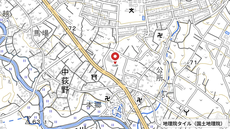 厚木市立荻野公民館の所在地の地図（出典: 地理院タイル／国土地理院）